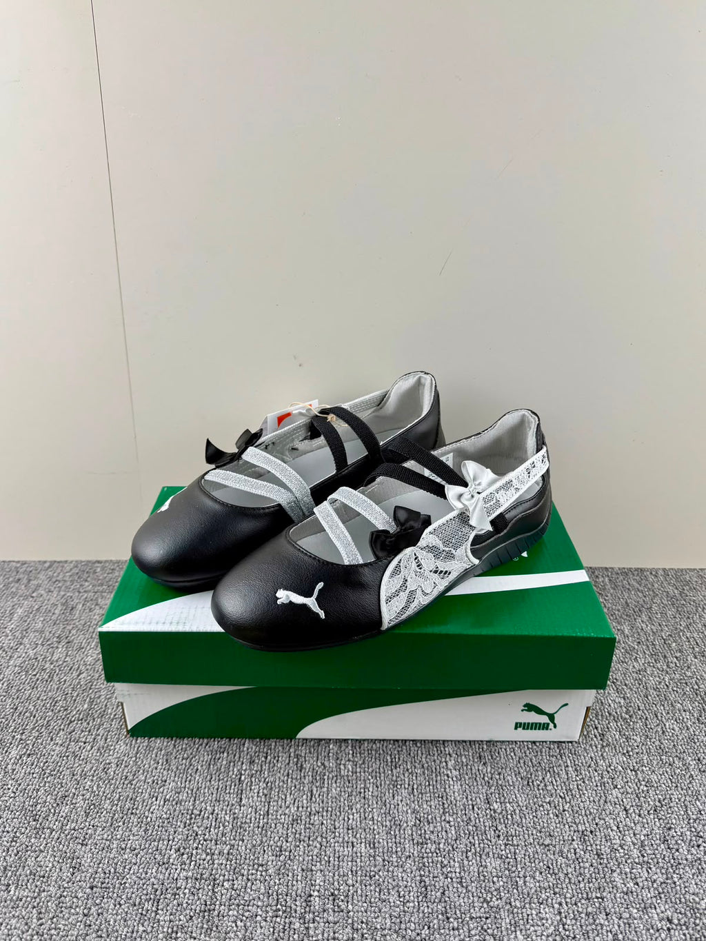 Ladies brand shoes