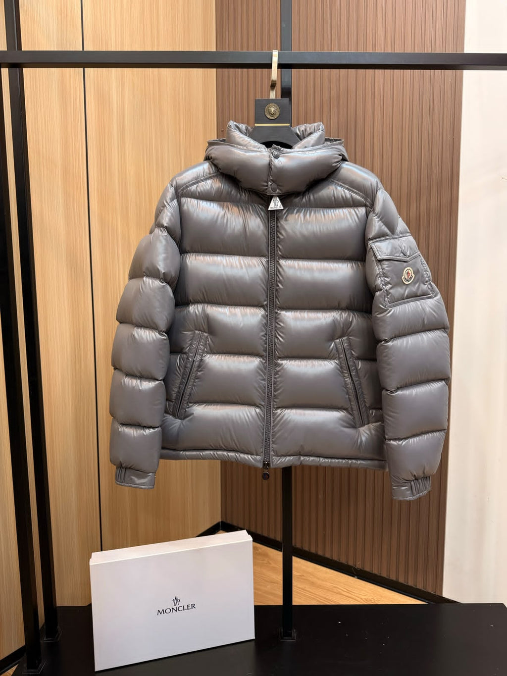 Brand cloth