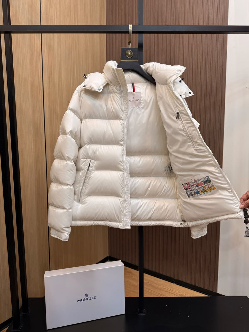 Brand cloth