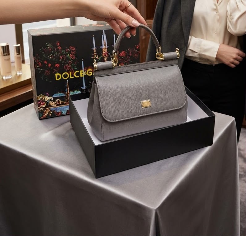 Brand  ladies  bag