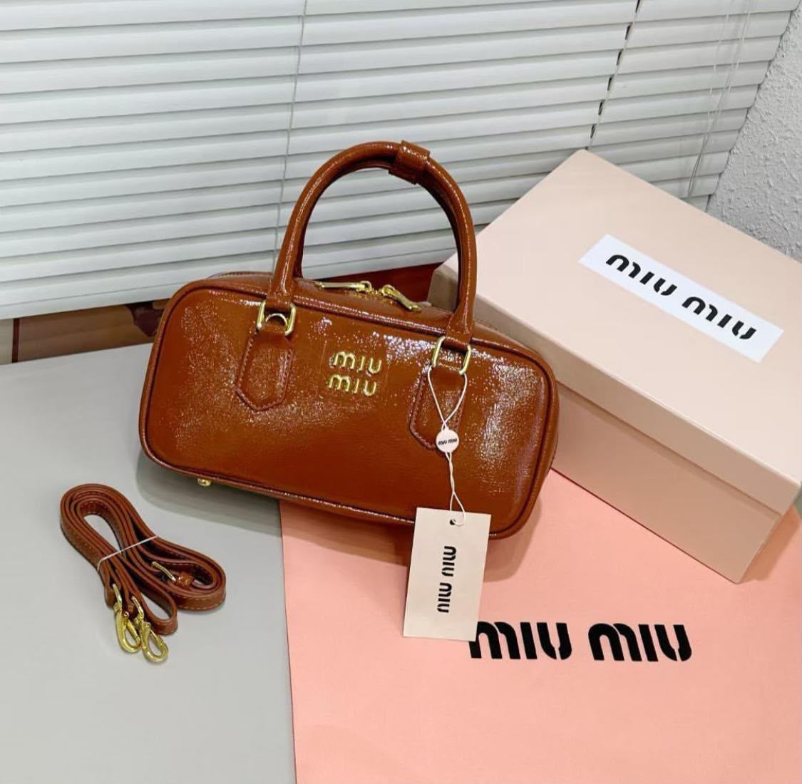 Brand  ladies  bag